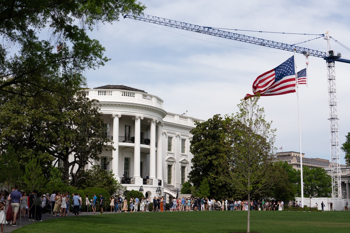 Spring Garden Tours take place on the South Lawn of the White House, Saturday, April 18, 2026. (Official White House Photo by Andrea Hanks)