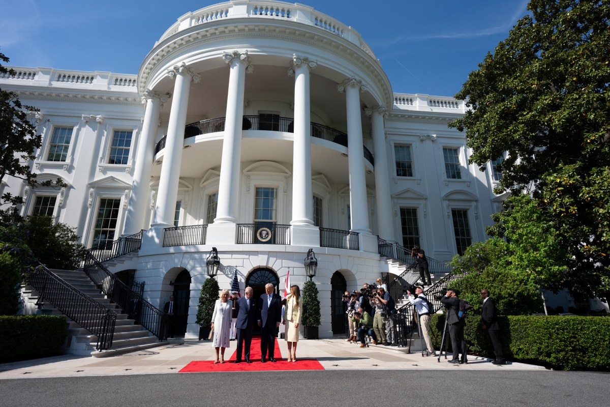President Donald J. Trump and First Lady Melania Trump welcome King Charles III and Queen Camilla of the U.K. at the South Portico of the White House, Monday, April 27, 2026. (Official White House Photo by Andrea Hanks)