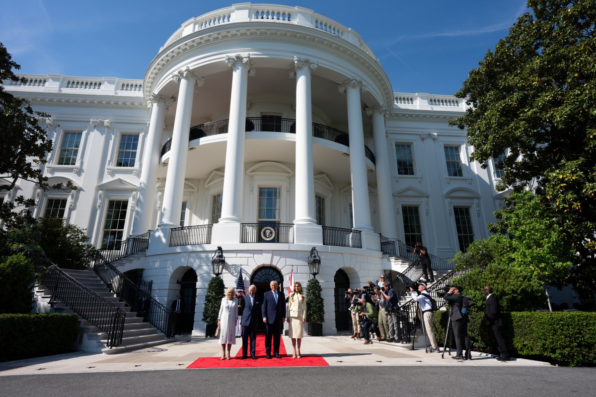 President Donald J. Trump and First Lady Melania Trump welcome King Charles III and Queen Camilla of the U.K. at the South Portico of the White House, Monday, April 27, 2026. (Official White House Photo by Andrea Hanks)