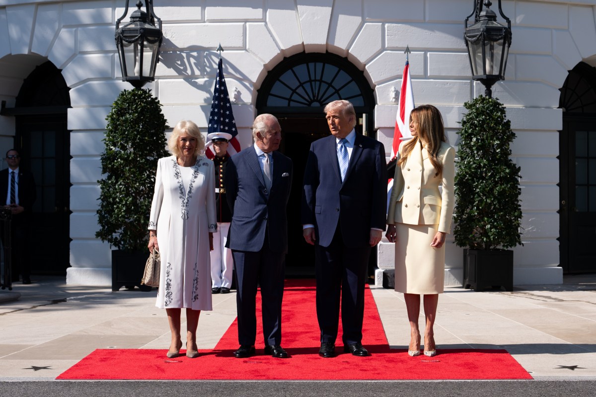 President Donald J. Trump and First Lady Melania Trump welcome King Charles III and Queen Camilla of the U.K. at the South Portico of the White House, Monday, April 27, 2026. (Official White House Photo by Andrea Hanks)