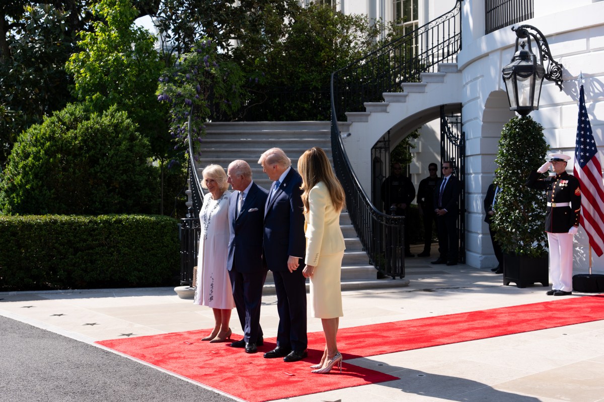President Donald J. Trump and First Lady Melania Trump welcome King Charles III and Queen Camilla of the U.K. at the South Portico of the White House, Monday, April 27, 2026. (Official White House Photo by Andrea Hanks)