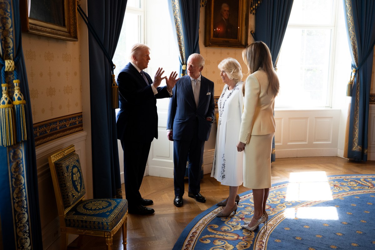 President Donald J. Trump and First Lady Melania Trump welcome King Charles III and Queen Camilla of the U.K. at the South Portico of the White House, Monday, April 27, 2026. (Official White House Photo by Andrea Hanks)