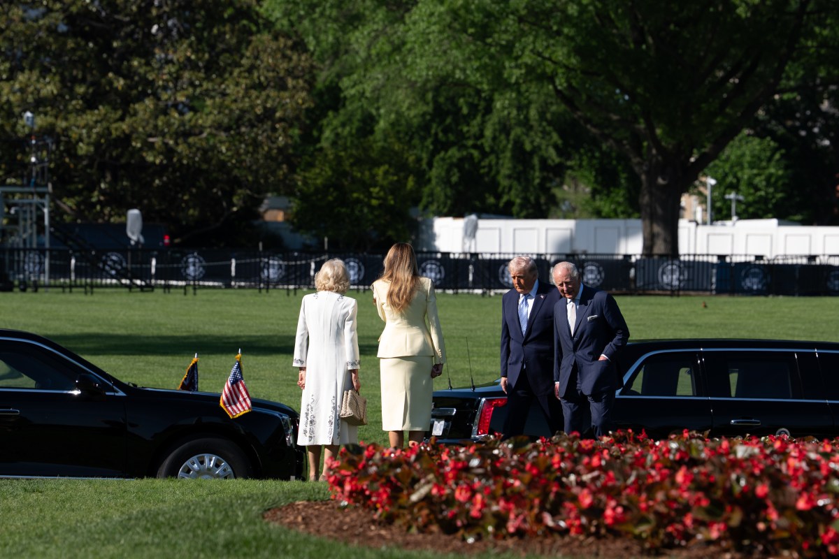 President Donald J. Trump and First Lady Melania Trump welcome King Charles III and Queen Camilla of the U.K. at the South Portico of the White House, Monday, April 27, 2026. (Official White House Photo by Andrea Hanks)