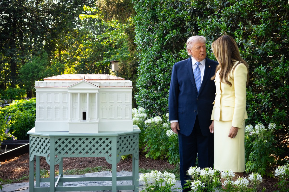 President Donald J. Trump and First Lady Melania Trump welcome King Charles III and Queen Camilla of the U.K. at the South Portico of the White House, Monday, April 27, 2026. (Official White House Photo by Andrea Hanks)
