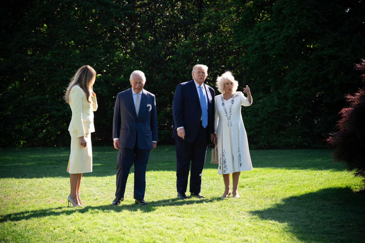 President Donald J. Trump and First Lady Melania Trump welcome King Charles III and Queen Camilla of the U.K. at the South Portico of the White House, Monday, April 27, 2026. (Official White House Photo by Andrea Hanks)