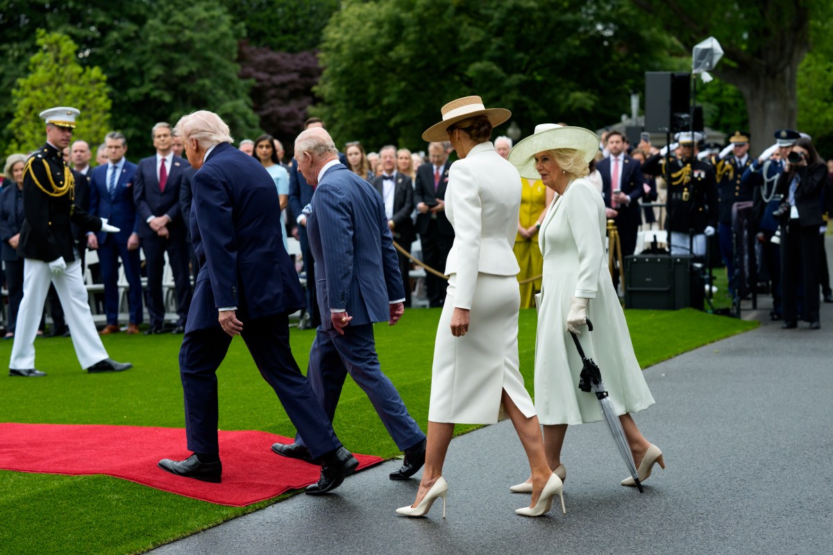 President Donald J. Trump and First Lady Melania Trump greet King Charles III and Queen Camilla of the United Kingdom at the South Portico during a State Arrival ceremony, Tuesday, April 28, 2026. (Official White House Photo by Andrea Hanks)