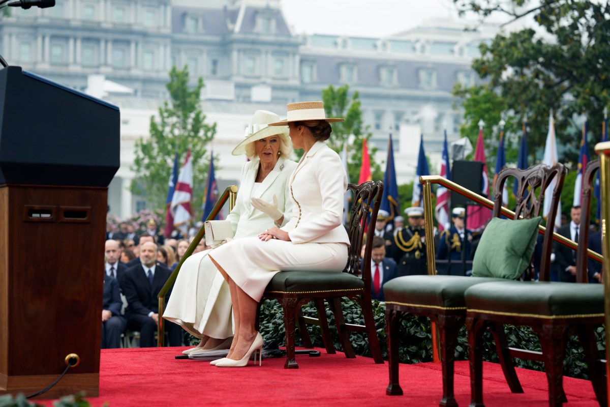 President Donald J. Trump and First Lady Melania Trump greet King Charles III and Queen Camilla of the United Kingdom at the South Portico during a State Arrival ceremony, Tuesday, April 28, 2026. (Official White House Photo by Andrea Hanks)