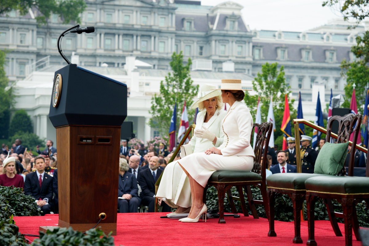 President Donald J. Trump and First Lady Melania Trump greet King Charles III and Queen Camilla of the United Kingdom at the South Portico during a State Arrival ceremony, Tuesday, April 28, 2026. (Official White House Photo by Andrea Hanks)