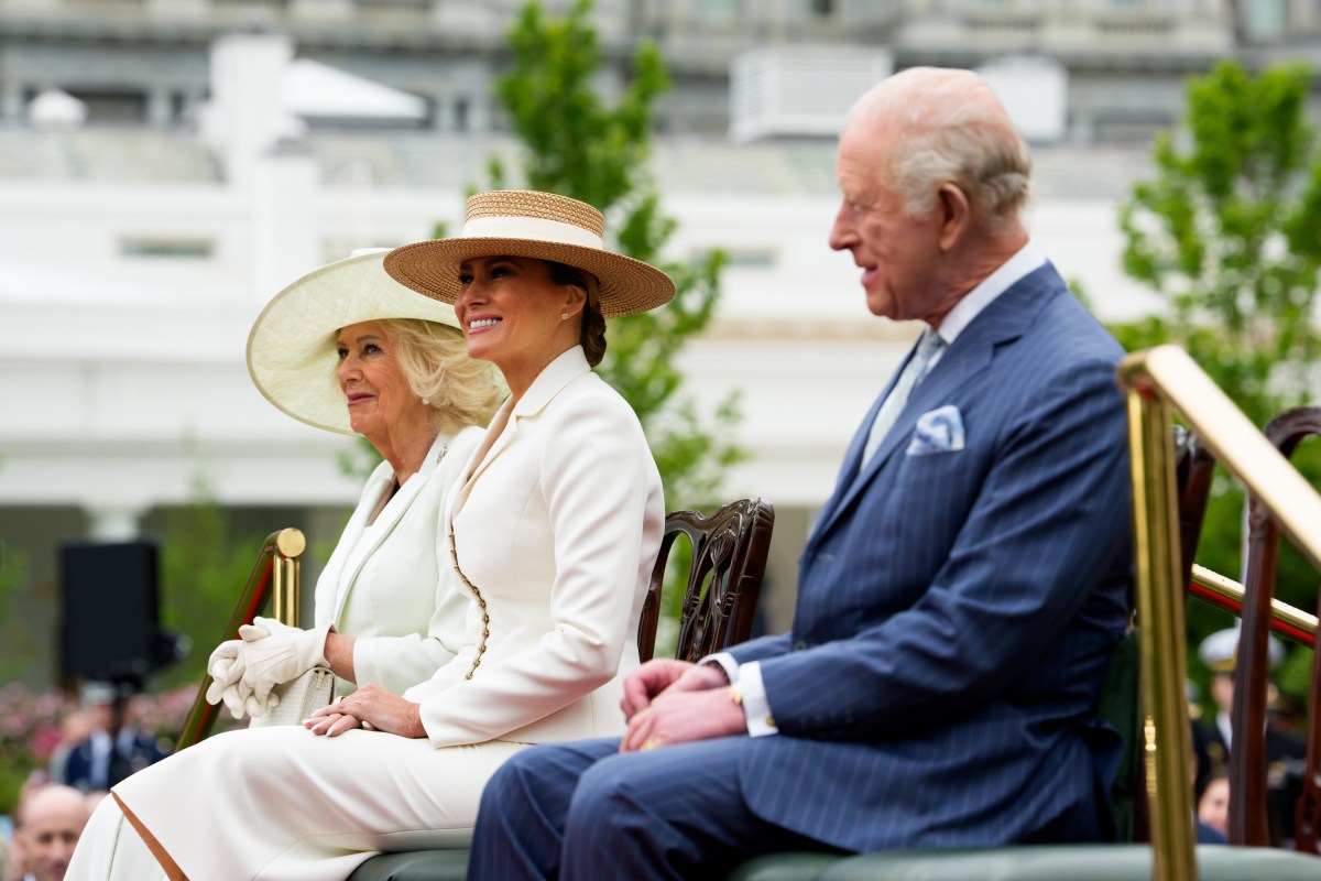 President Donald J. Trump and First Lady Melania Trump greet King Charles III and Queen Camilla of the United Kingdom at the South Portico during a State Arrival ceremony, Tuesday, April 28, 2026. (Official White House Photo by Andrea Hanks)