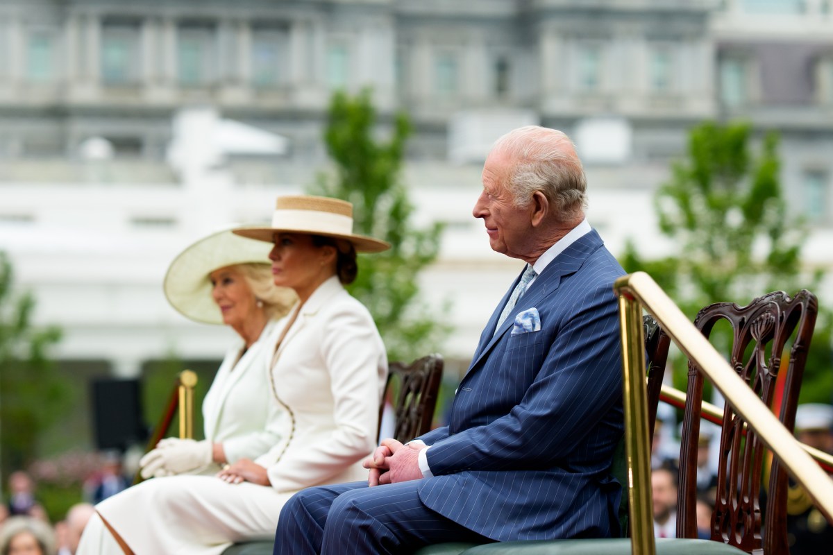 President Donald J. Trump and First Lady Melania Trump greet King Charles III and Queen Camilla of the United Kingdom at the South Portico during a State Arrival ceremony, Tuesday, April 28, 2026. (Official White House Photo by Andrea Hanks)