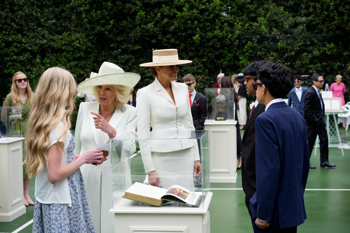 President Donald J. Trump and First Lady Melania Trump greet King Charles III and Queen Camilla of the United Kingdom at the South Portico during a State Arrival ceremony, Tuesday, April 28, 2026. (Official White House Photo by Andrea Hanks)