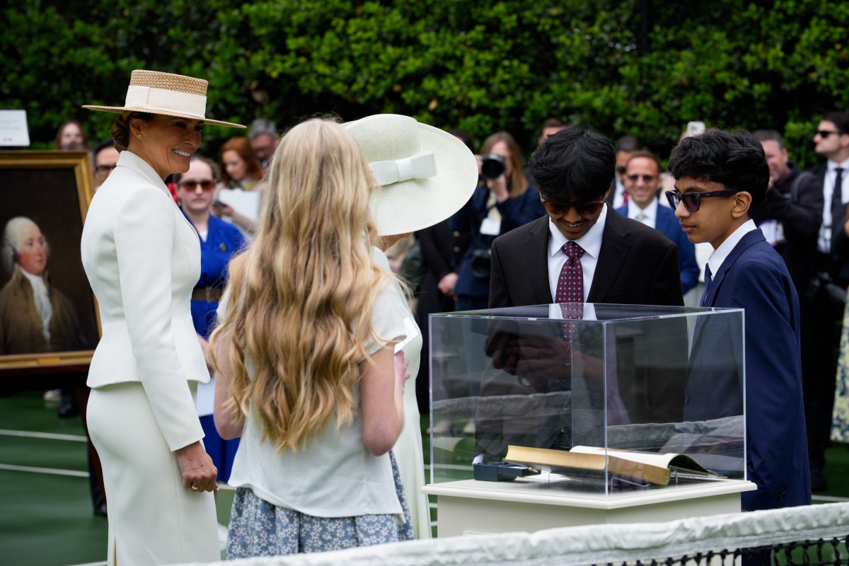 President Donald J. Trump and First Lady Melania Trump greet King Charles III and Queen Camilla of the United Kingdom at the South Portico during a State Arrival ceremony, Tuesday, April 28, 2026. (Official White House Photo by Andrea Hanks)
