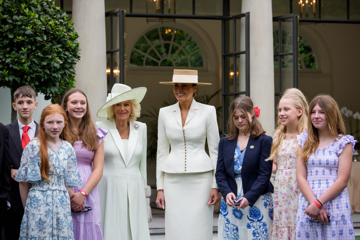 President Donald J. Trump and First Lady Melania Trump greet King Charles III and Queen Camilla of the United Kingdom at the South Portico during a State Arrival ceremony, Tuesday, April 28, 2026. (Official White House Photo by Andrea Hanks)