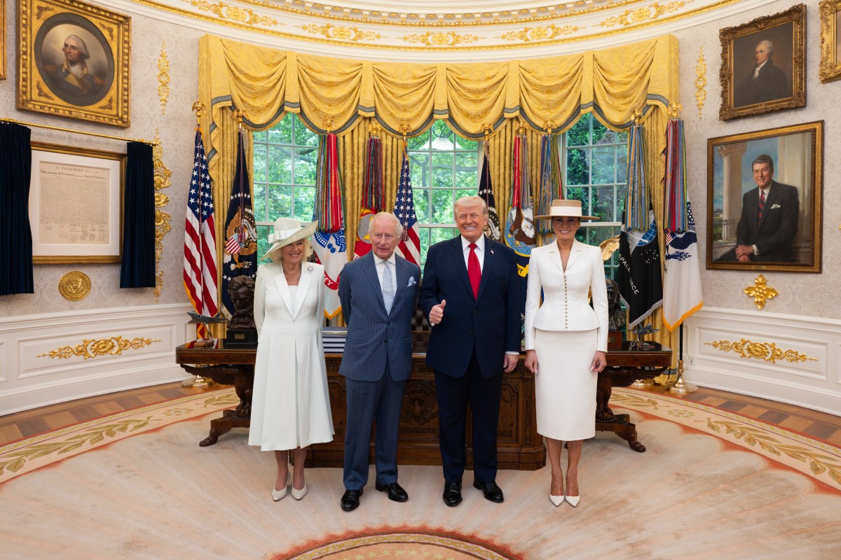 President Donald J. Trump and First Lady Melania Trump greet King Charles III and Queen Camilla of the United Kingdom at the South Portico during a State Arrival ceremony, Tuesday, April 28, 2026. (Official White House Photo by Andrea Hanks)