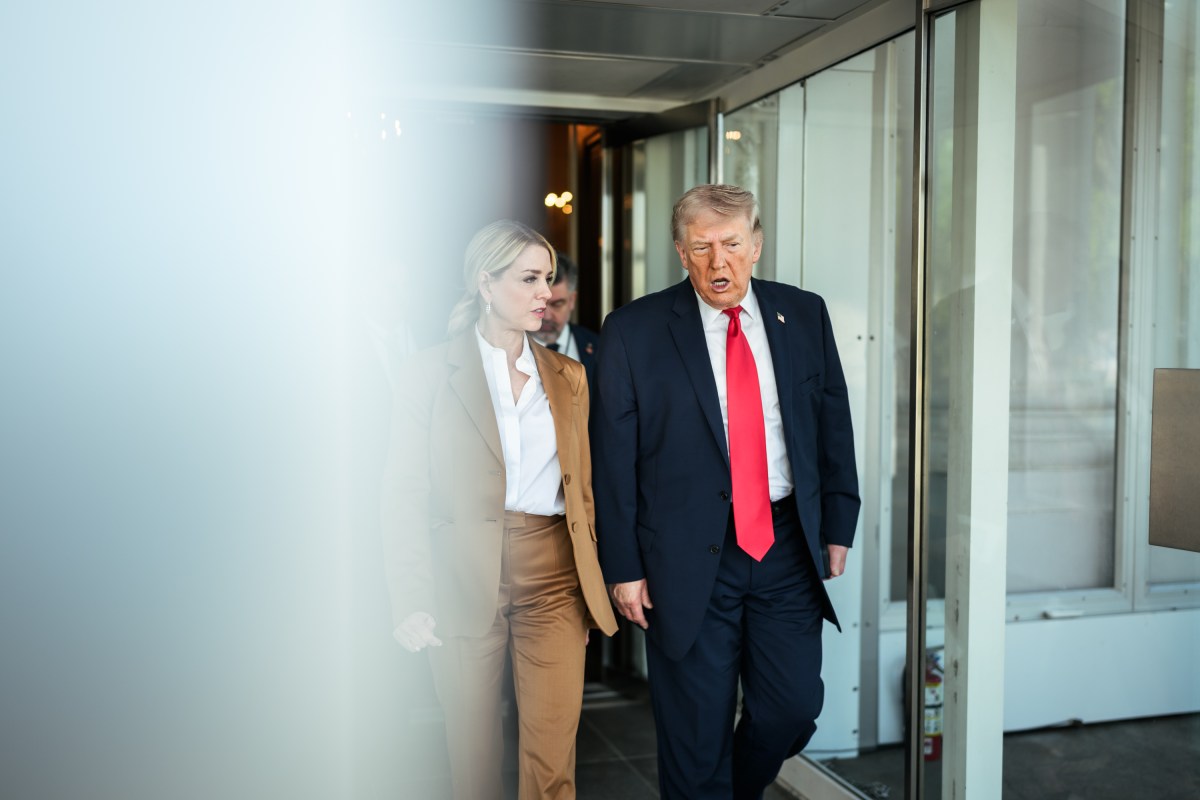 President Donald J. Trump and Attorney General Pam Bondi depart the White House on Wednesday, April 1, 2026, on the way to the U.S. Supreme Court in Washington, D.C. to hear oral arguments in the landmark birthright citizenship case. (Official White House Photo by Daniel Torok)