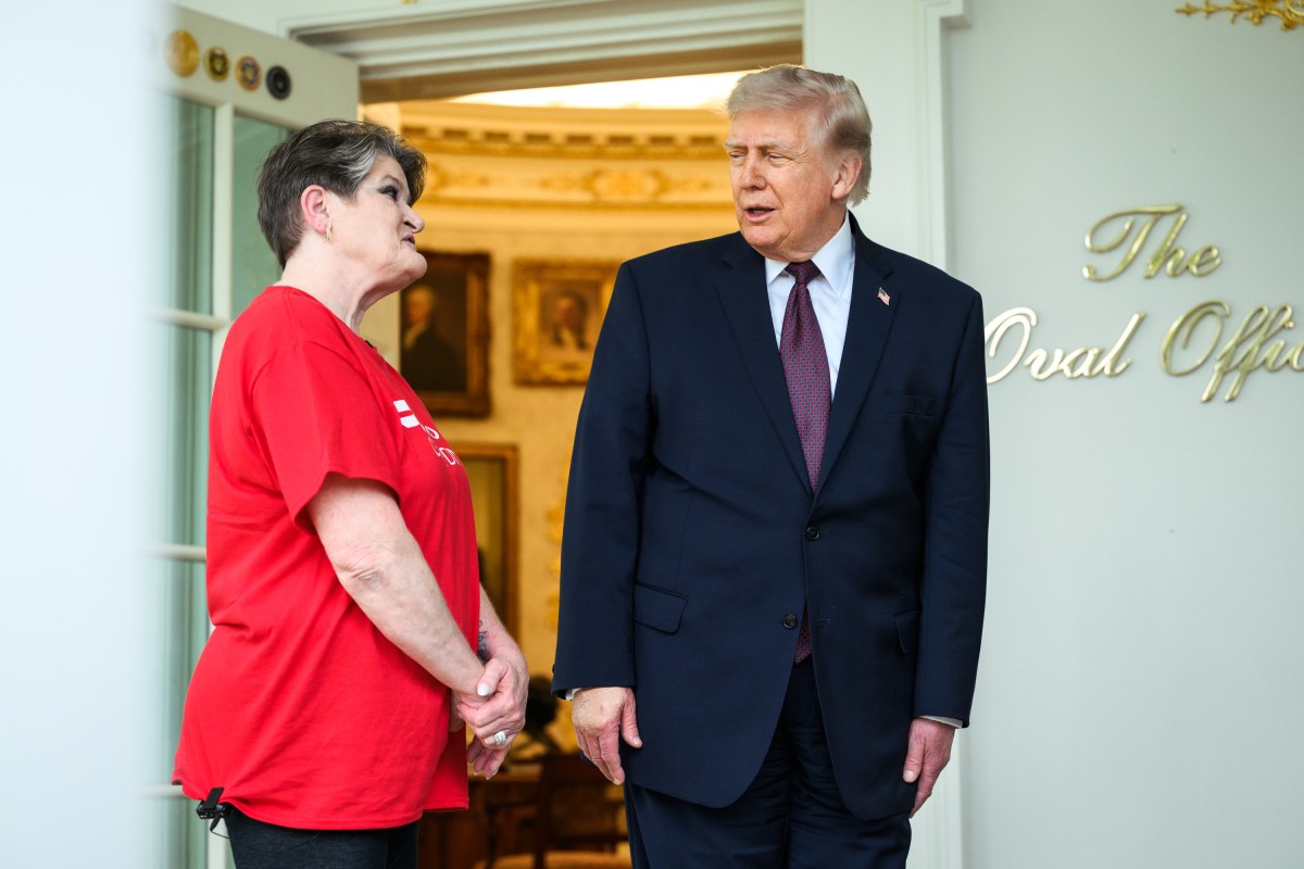 President Donald J. Trump speaks with members of the media after accepting a DoorDash delivery from Sharon Simmons outside of the Oval Office, Monday, April 13, 2026. (Official White House Photo by Daniel Torok)