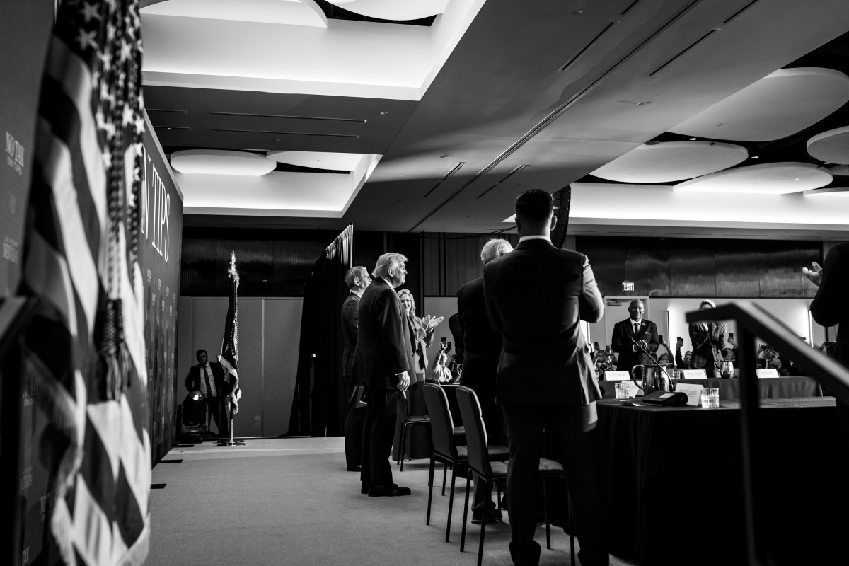 President Donald J. Trump attends a No Tax on Tips roundtable at the AC Hotel Las Vegas Symphony Park, Thursday, April 16, 2026, in Las Vegas, Nevada. (Official White House Photo by Daniel Torok)