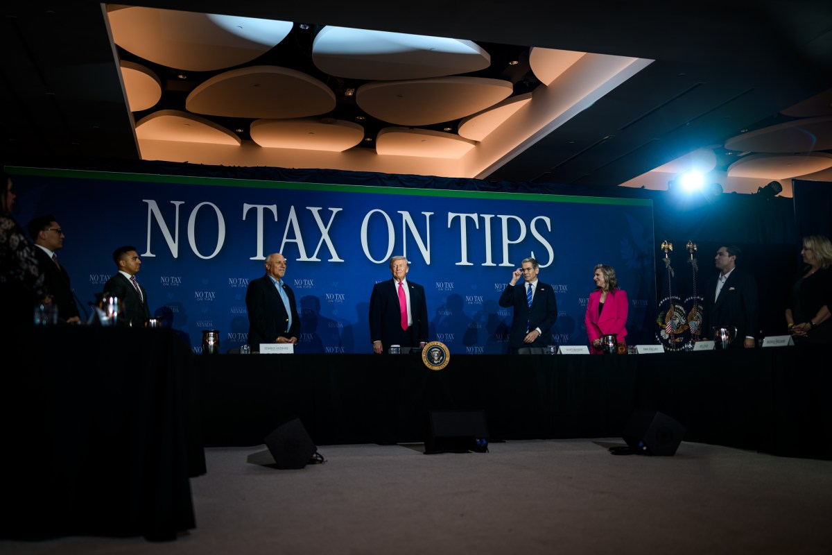 President Donald J. Trump attends a No Tax on Tips roundtable at the AC Hotel Las Vegas Symphony Park, Thursday, April 16, 2026, in Las Vegas, Nevada. (Official White House Photo by Daniel Torok)