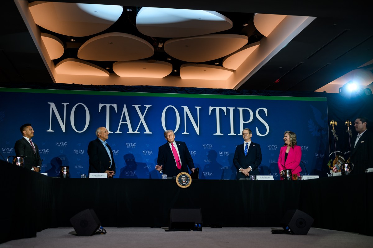 President Donald J. Trump attends a No Tax on Tips roundtable at the AC Hotel Las Vegas Symphony Park, Thursday, April 16, 2026, in Las Vegas, Nevada. (Official White House Photo by Daniel Torok)