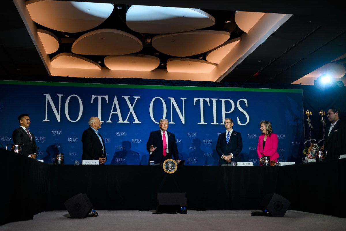 President Donald J. Trump attends a No Tax on Tips roundtable at the AC Hotel Las Vegas Symphony Park, Thursday, April 16, 2026, in Las Vegas, Nevada. (Official White House Photo by Daniel Torok)