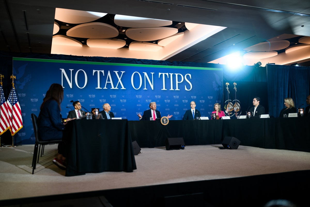 President Donald J. Trump attends a No Tax on Tips roundtable at the AC Hotel Las Vegas Symphony Park, Thursday, April 16, 2026, in Las Vegas, Nevada. (Official White House Photo by Daniel Torok)