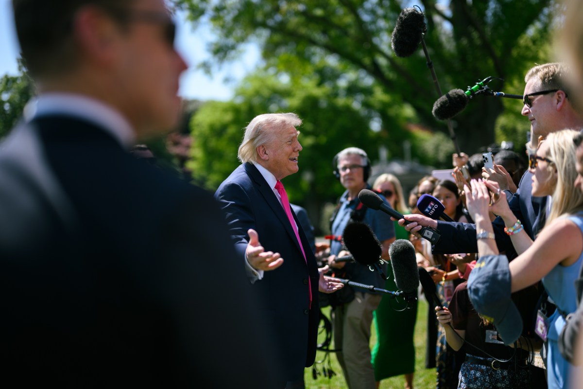 President Donald J. Trump speaks with members of the media before boarding Marine One on the South Lawn of the White House, Thursday, April 16, 2026, en route Joint Base Andrews for a trip to Las Vegas. (Official White House Photo by Molly Riley)