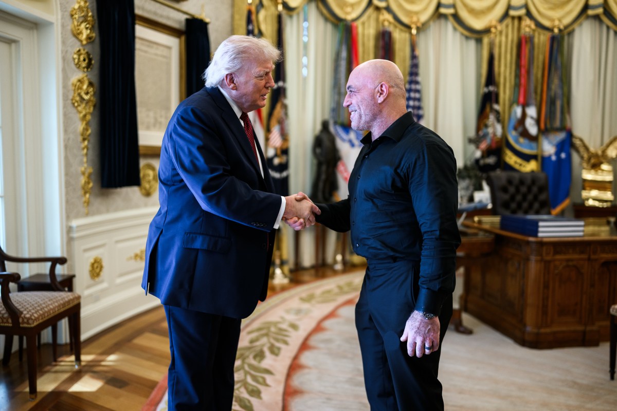 President Donald J. Trump speaks with Joe Rogan before signing an Executive Order accelerating medical treatments for serious mental illness, Saturday, April 18, 2026. (Official White House Photo by Daniel Torok)