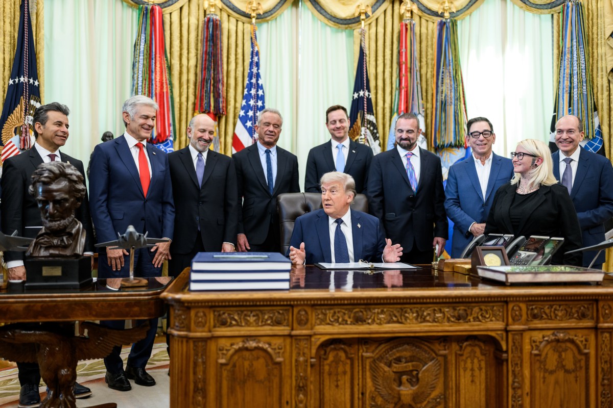 President Donald J. Trump participates in a Health Care Affordability event announcing a drug pricing deal with Regeneron, Thursday, April 23, 2026, in the Oval Office. (Official White House Photo by Molly Riley)