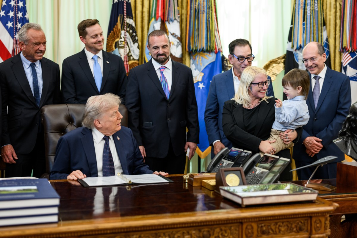 President Donald J. Trump participates in a Health Care Affordability event announcing a drug pricing deal with Regeneron, Thursday, April 23, 2026, in the Oval Office. (Official White House Photo by Molly Riley)