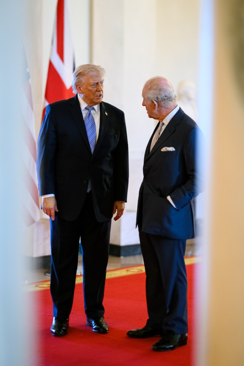 President Donald J. Trump and First Lady Melania Trump speak with King Charles III and Queen Camilla of the U.K. in the Cross Hall of the White House, Monday, April 27, 2026. (Official White House Photo by Daniel Torok)