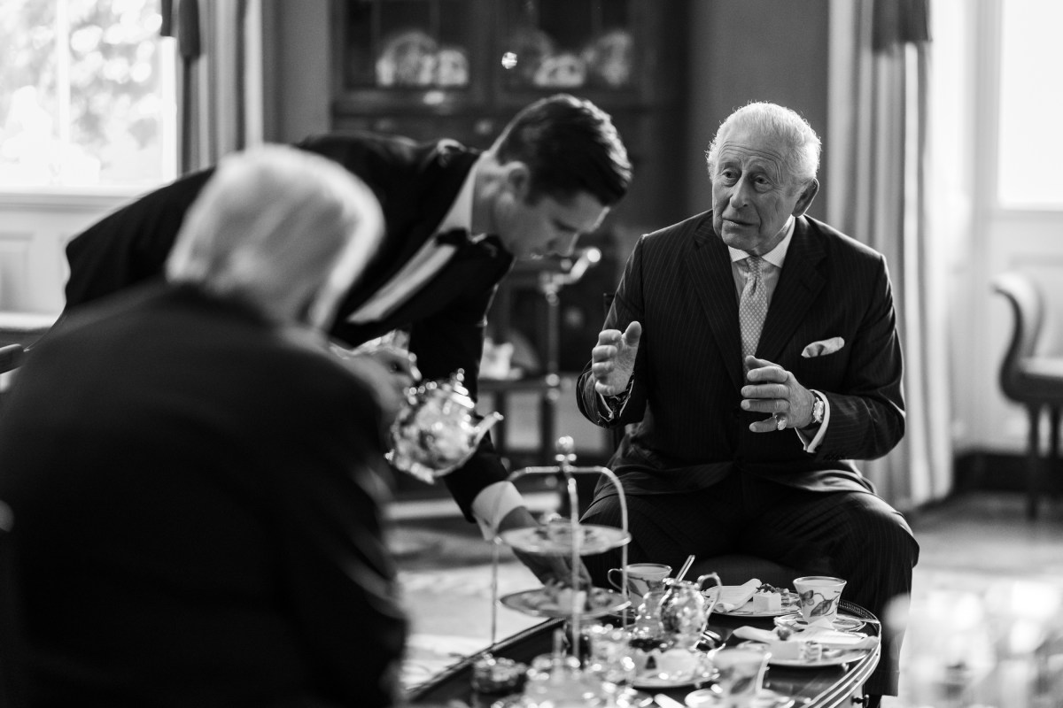 President Donald J. Trump and First Lady Melania Trump host King Charles III and Queen Camilla of the U.K. for tea in the Green Room, Monday, April 27, 2026. (Official White House Photo by Daniel Torok)