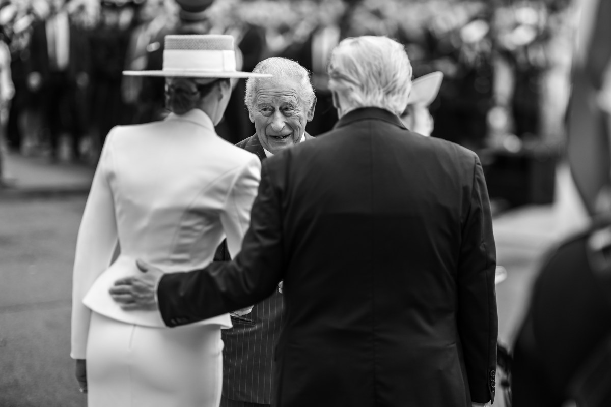 President Donald J. Trump and First Lady Melania Trump greet King Charles III and Queen Camilla of the United Kingdom at the South Portico during a State Arrival ceremony, Tuesday, April 28, 2026. (Official White House Photo by Daniel Torok)