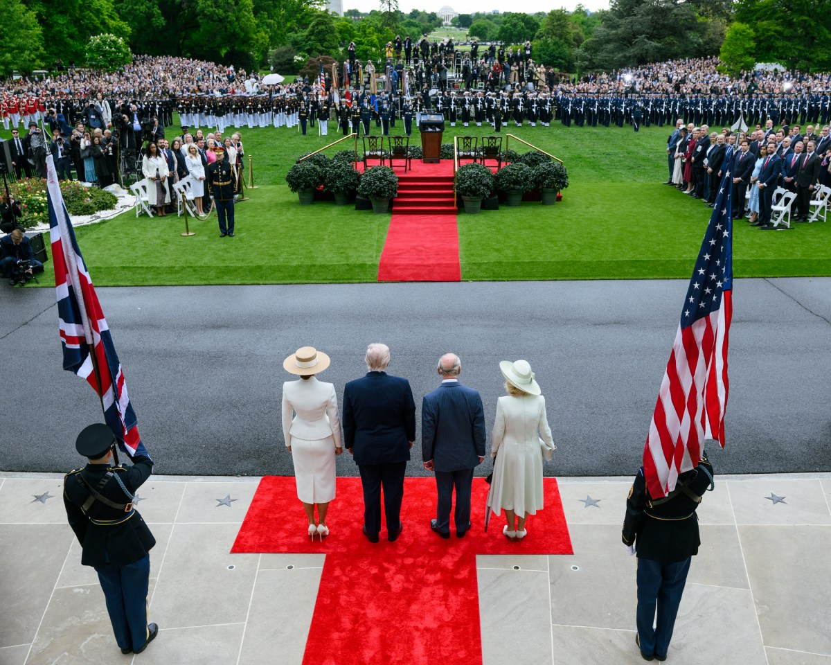 President Donald J. Trump and First Lady Melania Trump greet King Charles III and Queen Camilla of the United Kingdom at the South Portico during a State Arrival ceremony, Tuesday, April 28, 2026. (Official White House Photo by Daniel Torok)