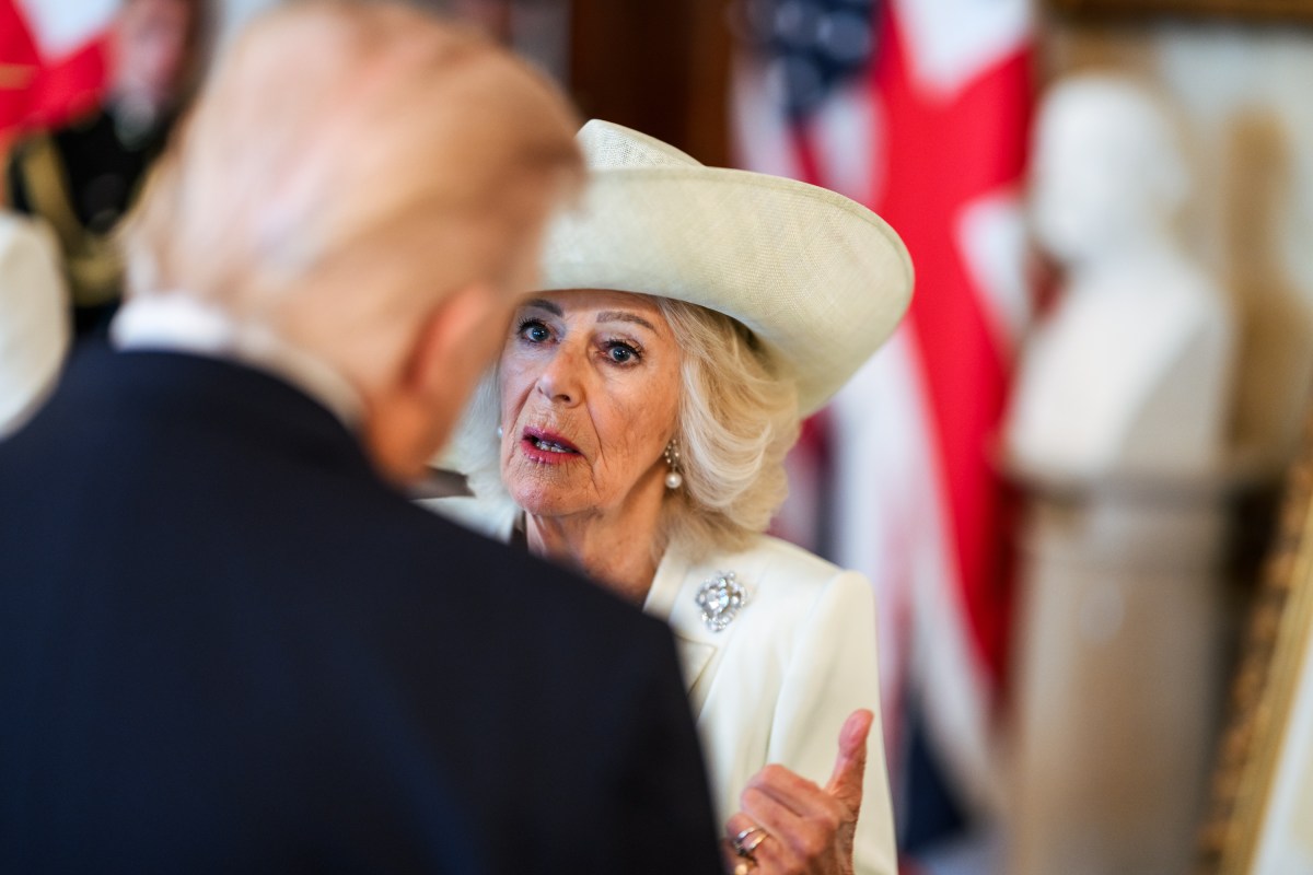 President Donald J. Trump, First Lady Melania Trump and King Charles III and Queen Camilla of the United Kingdom exchange gifts in the Blue Room of the White House after a State Arrival ceremony on the South Lawn, Tuesday, April 28, 2026. (Official White House Photo by Daniel Torok)