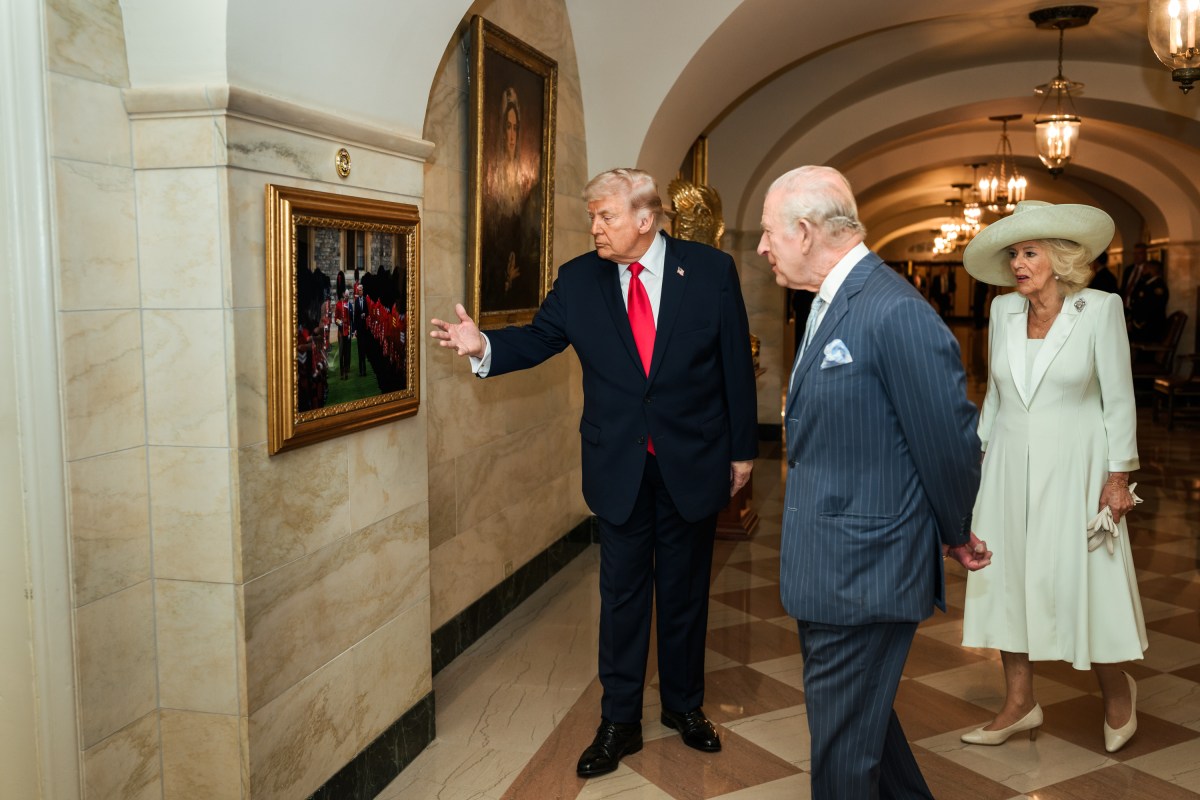 President Donald J. Trump, King Charles III, First Lady Melania Trump and Queen Camilla walk through the White House Rose Garden to the Oval Office, Tuesday, April 28, 2026. (Official White House Photo by Daniel Torok)