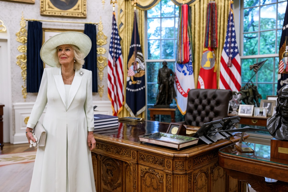 President Donald J. Trump meets with King Charles III and Queen Camilla in the Oval Office, Tuesday, April 28, 2026.(Official White House Photo by Daniel Torok)