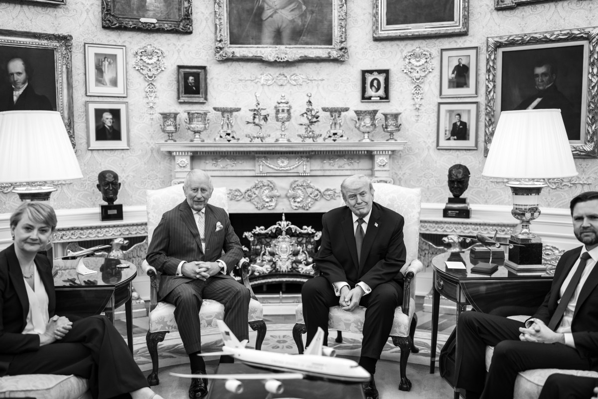 President Donald J. Trump meets with King Charles III and Queen Camilla in the Oval Office, Tuesday, April 28, 2026.(Official White House Photo by Daniel Torok)