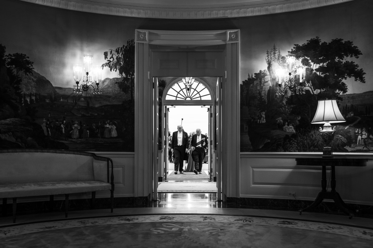 President Donald J. Trump and First Lady Melania Trump greet King Charles III and Queen Camilla of the United Kingdom at the South Portico before a State Dinner, Tuesday, April 28, 2026. (Official White House Photo by Daniel Torok)