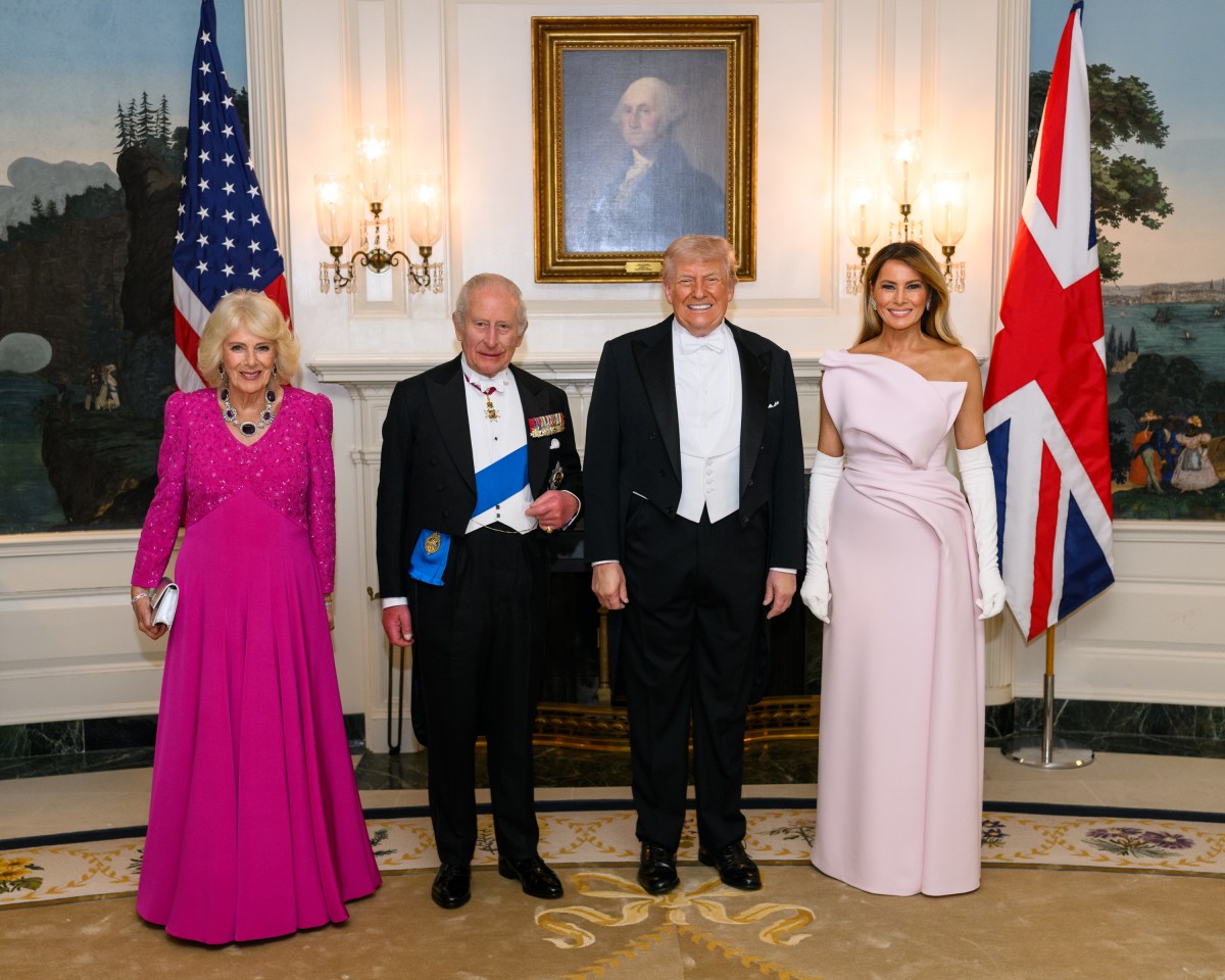 President Donald J. Trump and First Lady Melania Trump pose for photos with King Charles III and Queen Camilla of the United Kingdom in the Diplomatic Reception Room of the White House before a State Dinner, Tuesday, April 28, 2026. (Official White House Photo by Daniel Torok)