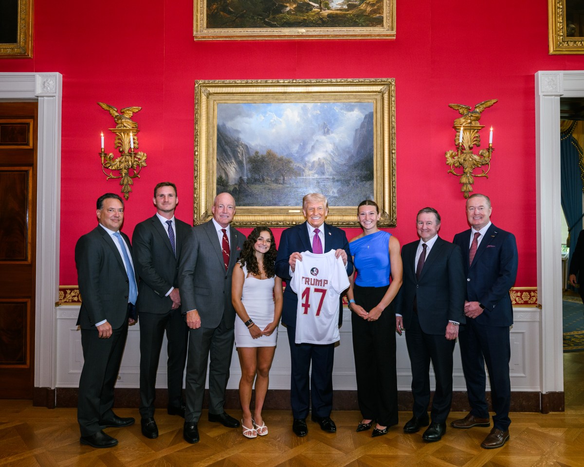 President Donald J. Trump poses with the Florida State Women’s Soccer team in the Red Room for NCAA Collegiate National Champions Day at the White House, Tuesday, April 21, 2026. (Official White House Photo by Daniel Torok)