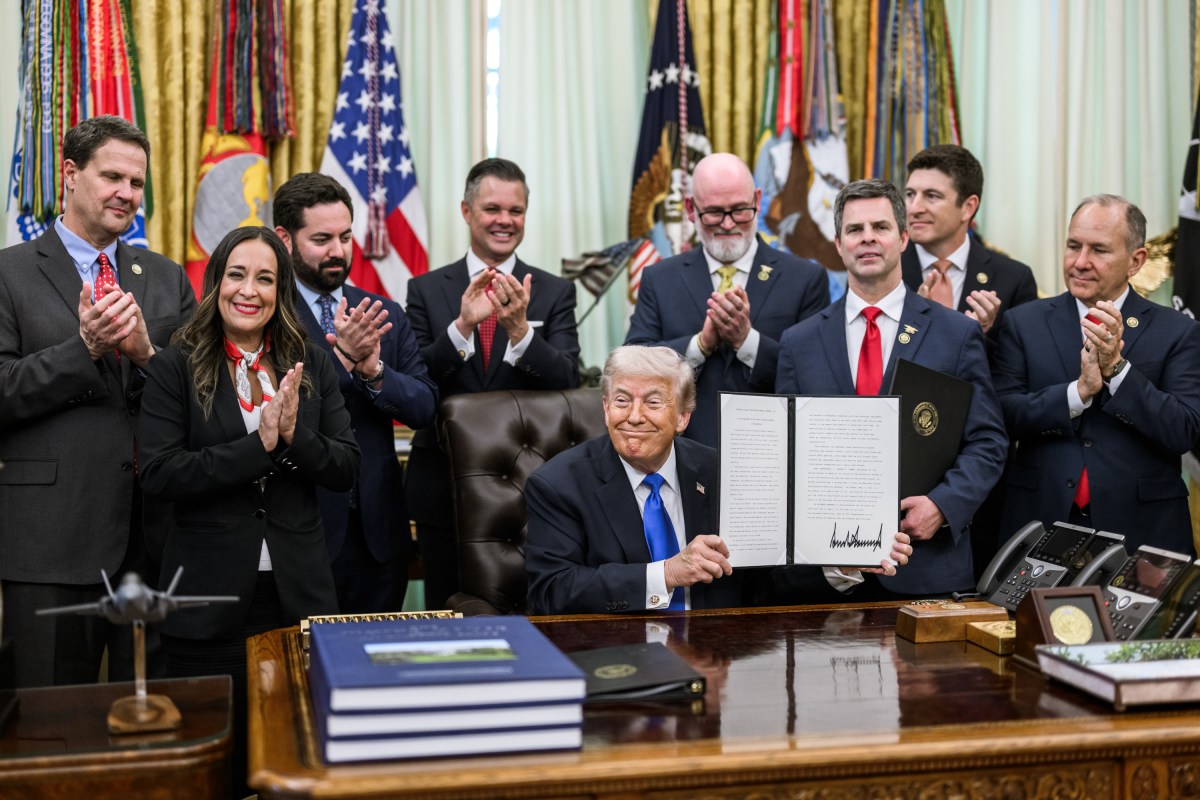 President Donald J. Trump signs an executive order in the Oval Office, Thursday, April 30, 2026. (Official White House Photo by Joyce N. Boghosian)
