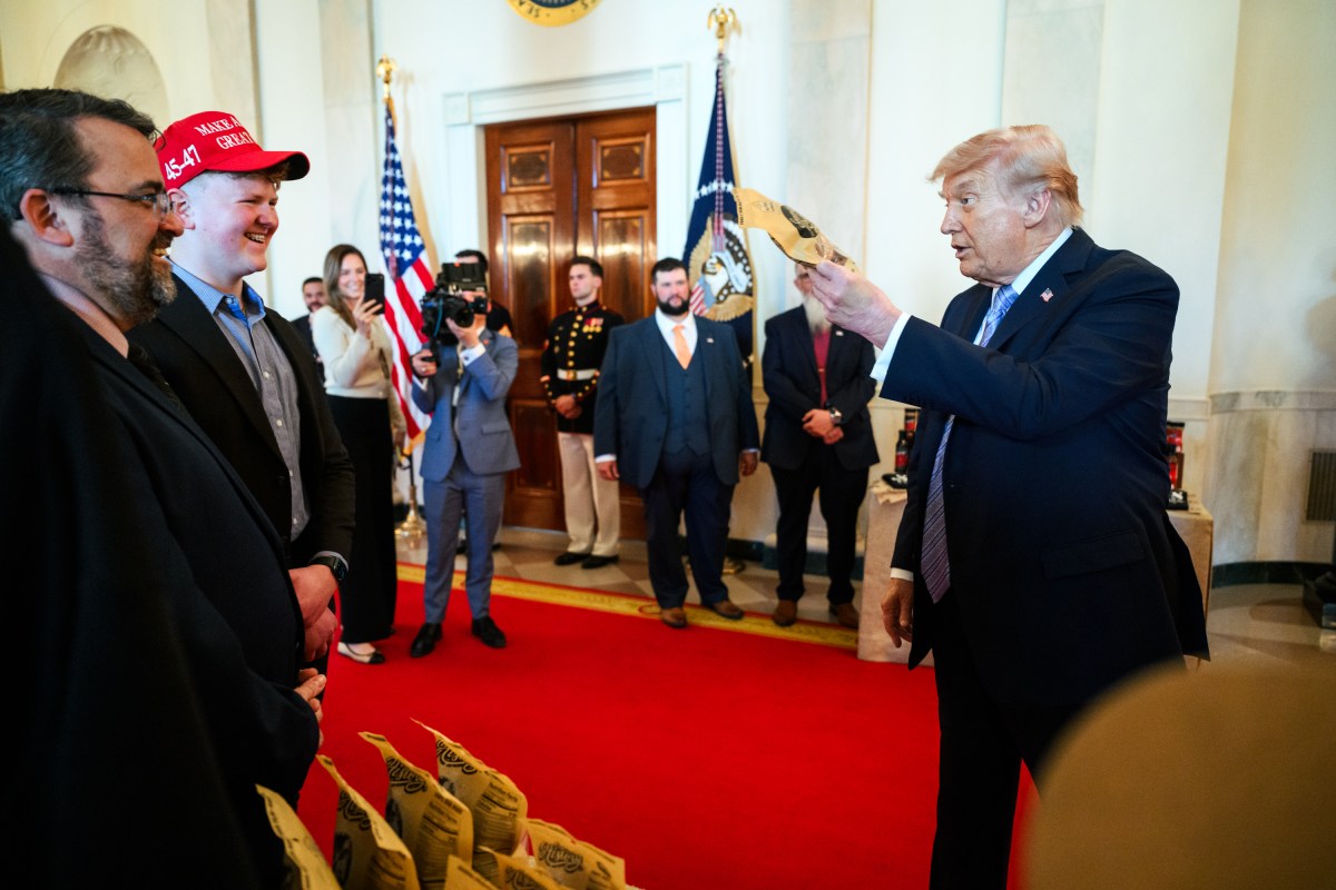 President Donald J. Trump and SBA Administrator Kelly Loeffler greet small business owners and views displays of their products during a Small Business Summit, Monday, May 4, 2026, on the State Floor of the White House. (Official White House Photo by Molly Riley)