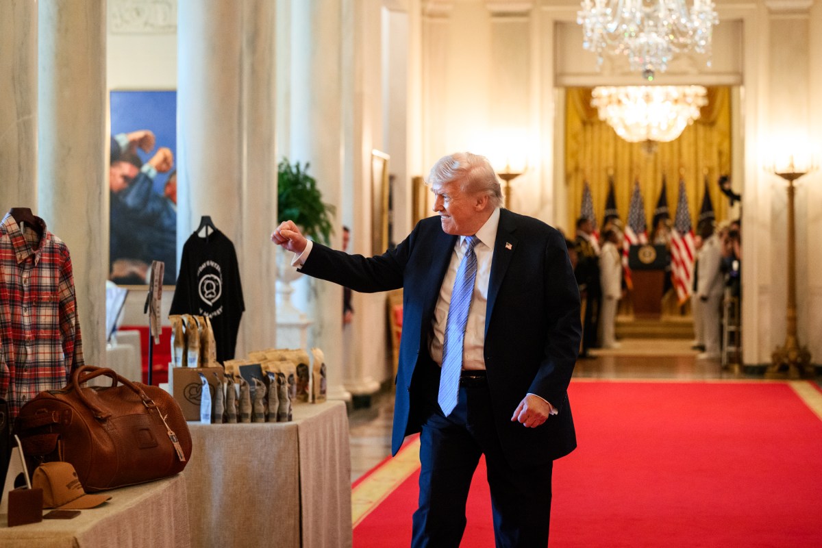 President Donald J. Trump departs the East Room and walks to the Oval Office after participating in a Small Business Summit, Monday, May 4, 2026. (Official White House Photo by Molly Riley)