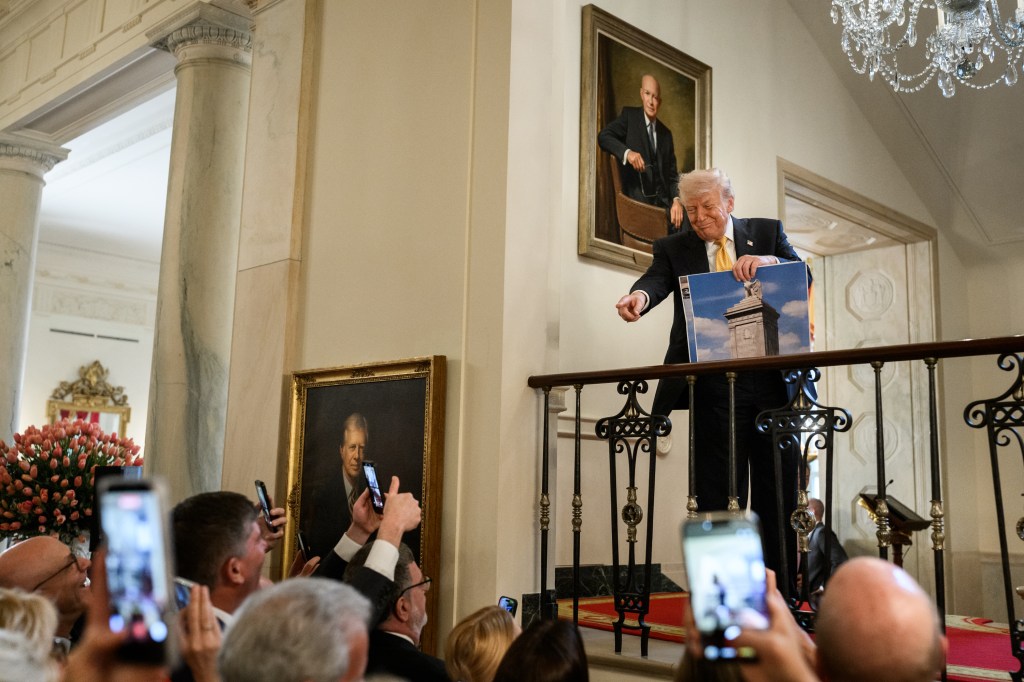 President Donald J. Trump speaks with guests after delivering remarks during a reception on the State Floor for the Trust for the National Mall, Wednesday, May 6, 2026. (Official White House Photo by Joyce N. Boghosian)