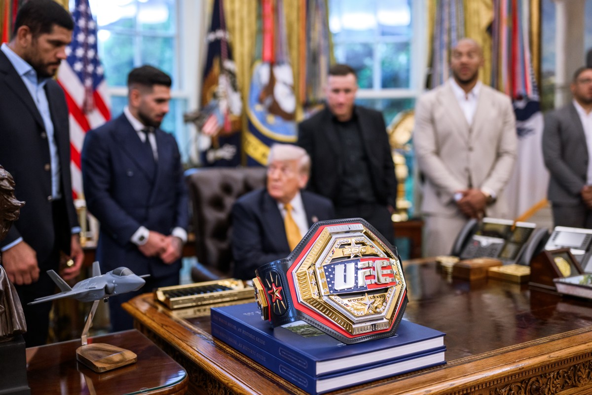 President Donald J. Trump speaks with members of the media alongside UFC fighters in the Oval Office, Wednesday, May 6, 2026. (Official White House Photo by Molly Riley)