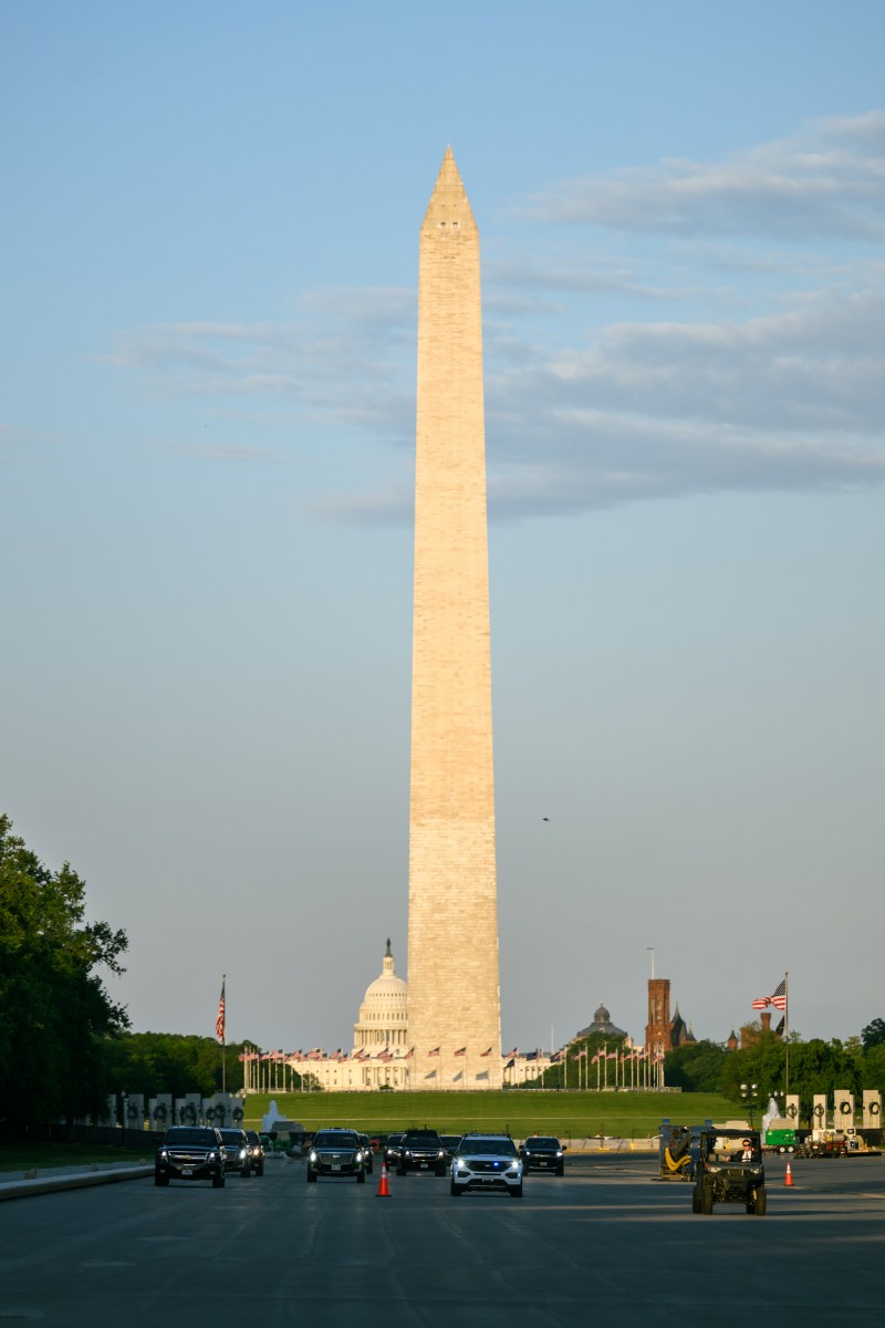 President Donald J. Trump visits the Lincoln Memorial Reflecting Pool, Thursday, May 7, 2026. (Official White House Photo by Molly Riley)