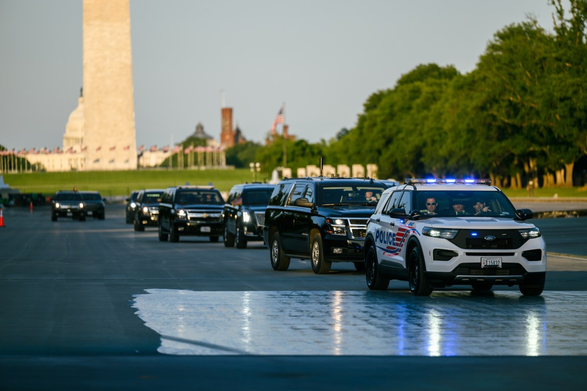 President Donald J. Trump visits the Lincoln Memorial Reflecting Pool, Thursday, May 7, 2026. (Official White House Photo by Molly Riley)