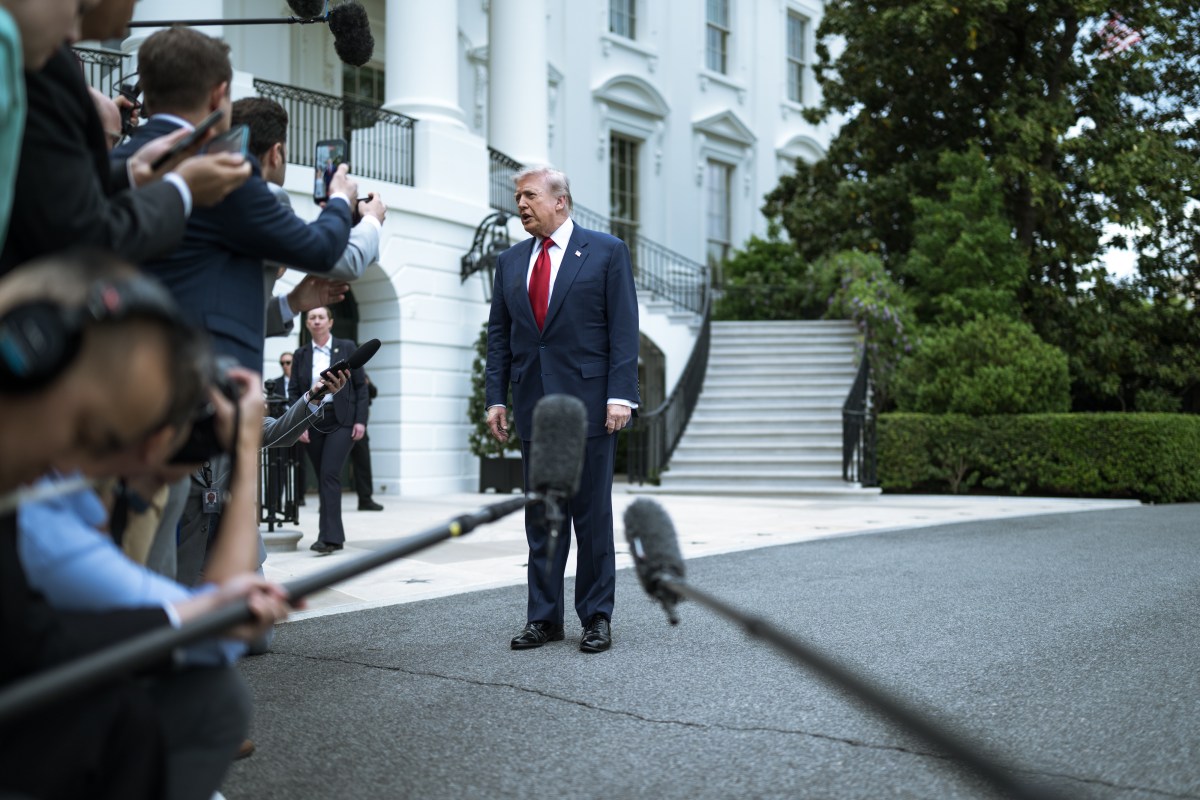 President Donald J. Trump boards Marine One on the South Lawn of the White House, Friday, May 8, 2026, en route Trump National Golf Club Washington D.C. in Sterling, Virginia. (Official White House Photo by Patrick B. Ruddy).