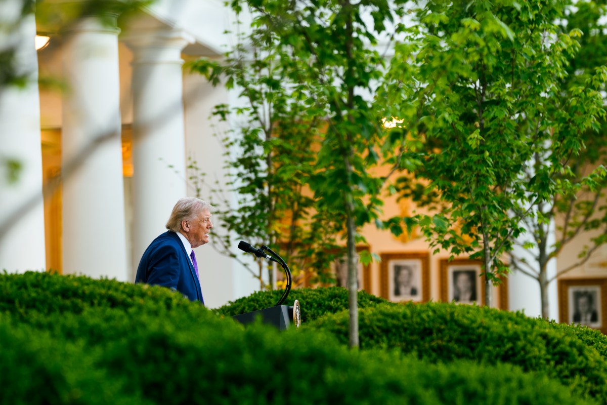 President Donald J. Trump hosts a Rose Garden Club dinner in honor of Police Week in the White House Rose Garden, Monday, May 11, 2026. (Official White House Photo by Molly Riley)