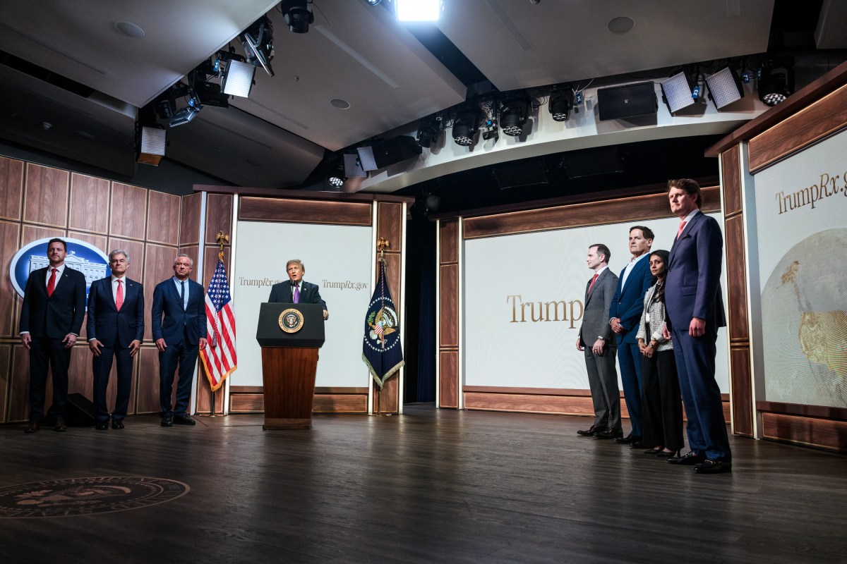 President Donald J. Trump participates in a Healthcare Affordability event at the Eisenhower Executive Office Building alongside Cost Plus Drug Company Co-Founder Mark Cuban, Medicare Director Chris Klomp, HHS Secretary Robert F. Kennedy, Jr. and CMMS Administrator Dr. Mehmet Oz, Monday, May 18, 2026. (Official White House Photo by Joyce N. Boghosian)